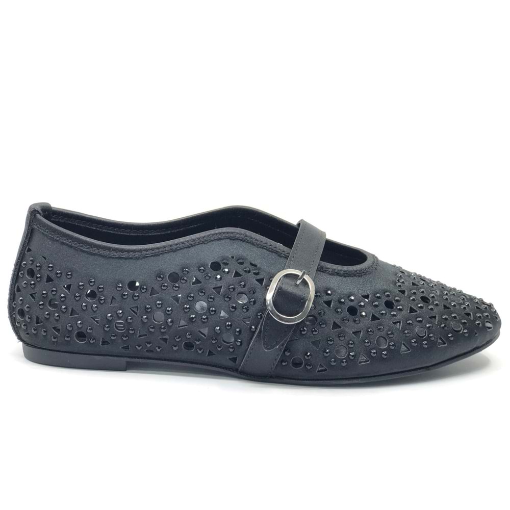 Feles Delik Taş Detaylı Kadın Babet Ayakkabı