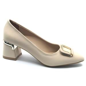 Feles Kare Toka Detaylı Topuklu Kadın Ayakkabı