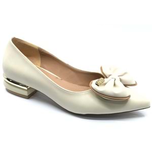 Feles Silindir Topuk Detaylı Kadın Ayakkabı