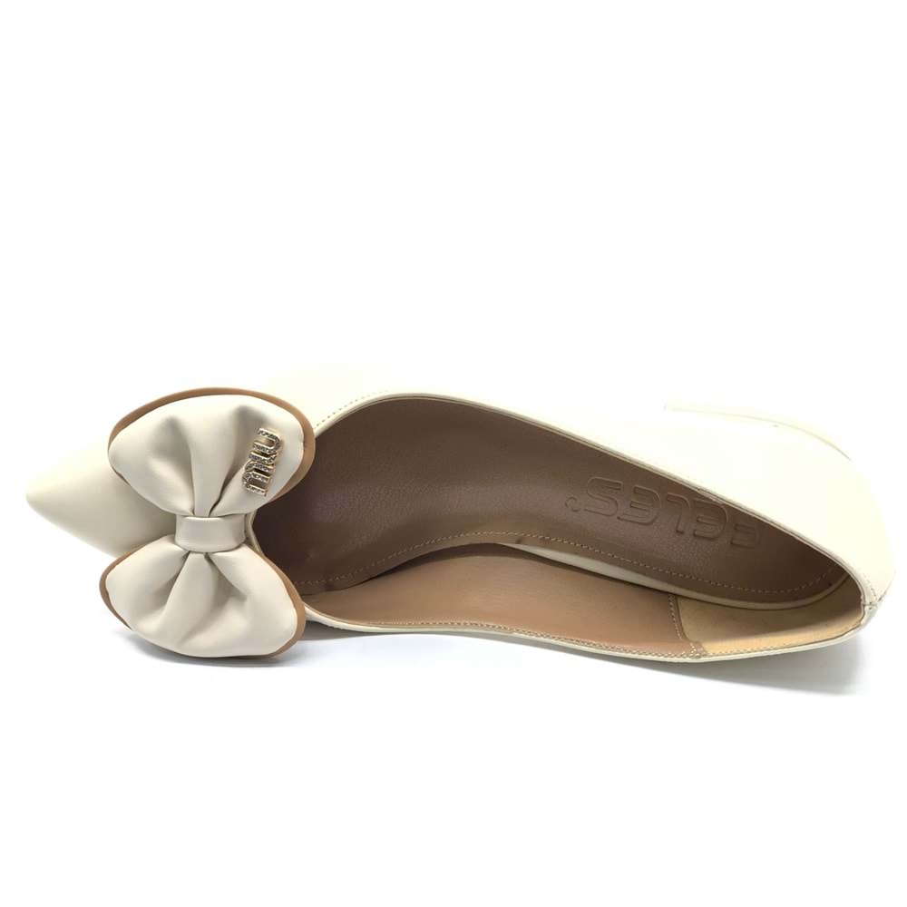 Feles Silindir Topuk Detaylı Kadın Ayakkabı