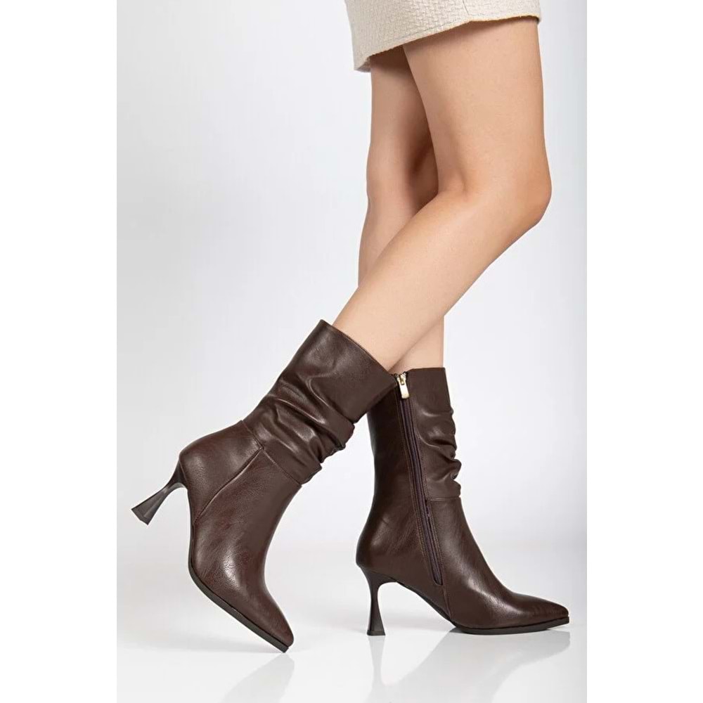 Feles Yandan Fermuarlı Büzgülü Kadın Çizme