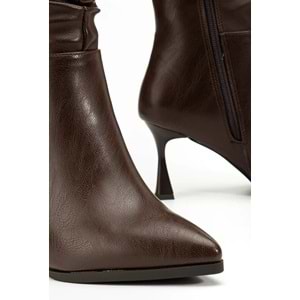 Feles Yandan Fermuarlı Büzgülü Kadın Çizme