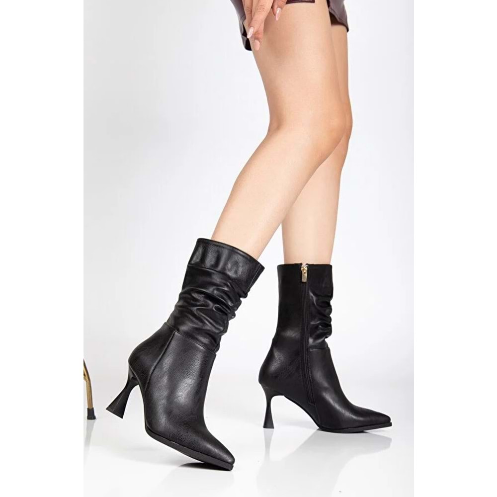 Feles Yandan Fermuarlı Büzgülü Kadın Çizme