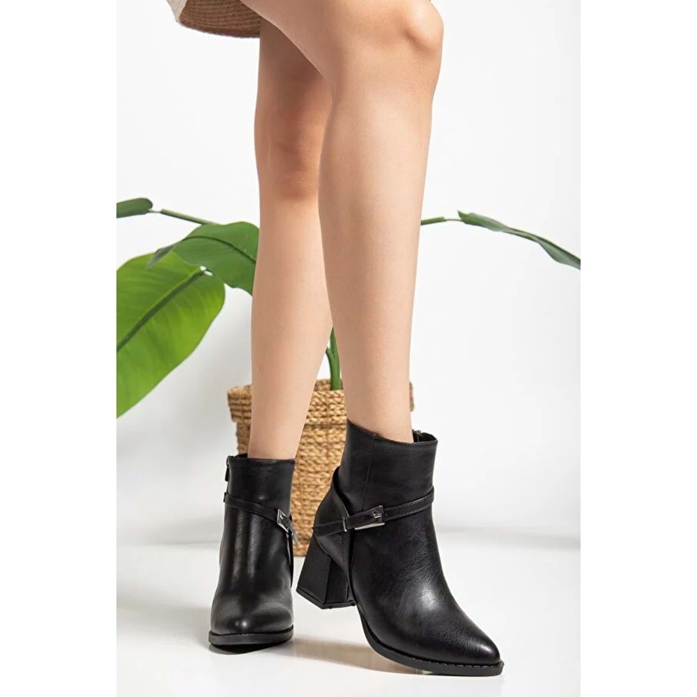 Feles Toka Detaylı Klasik Topuklu Kadın Bot