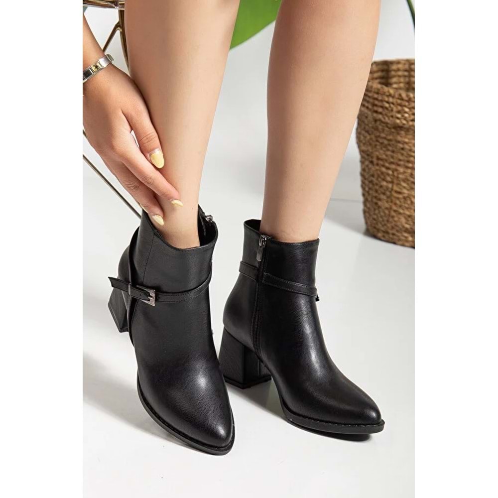 Feles Toka Detaylı Klasik Topuklu Kadın Bot