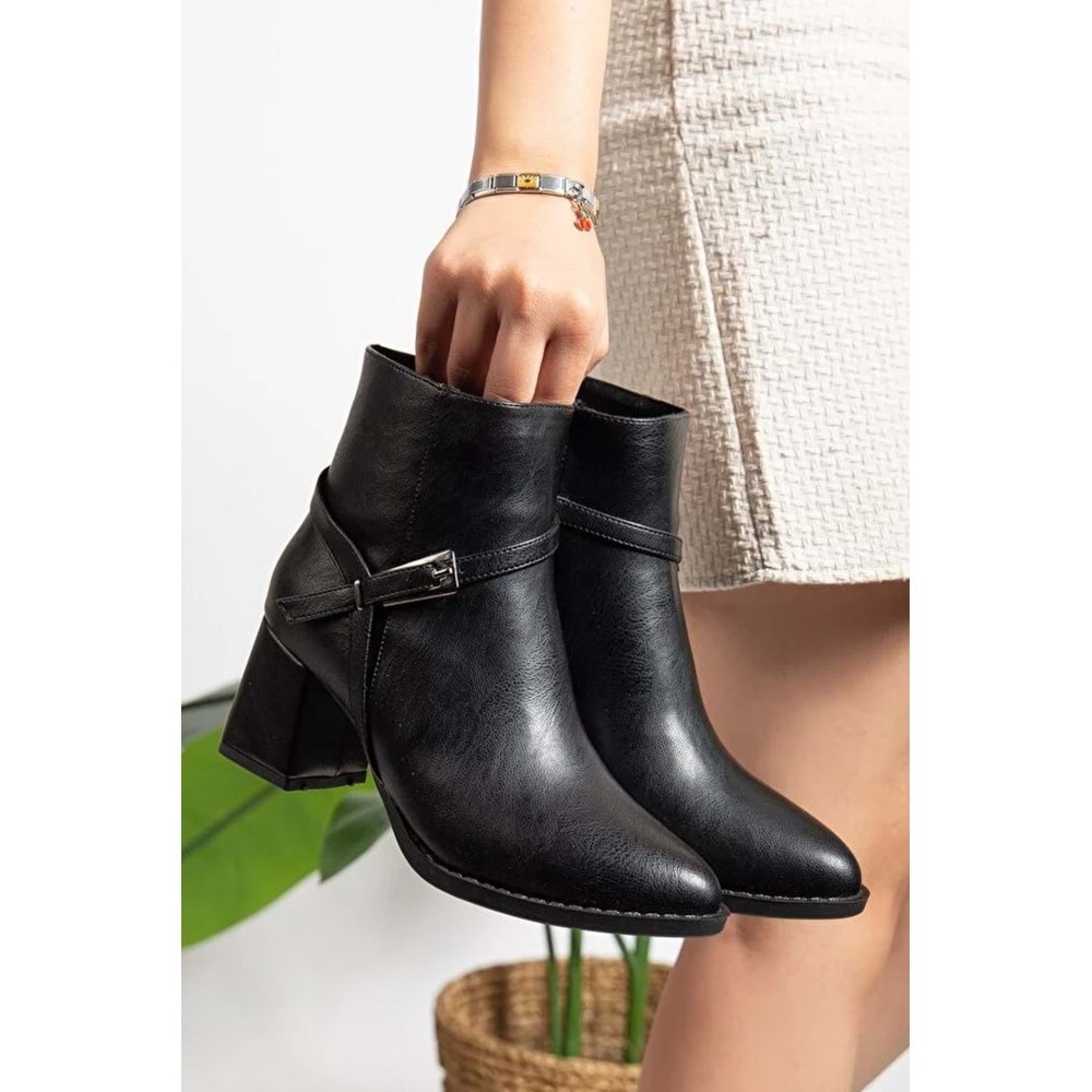 Feles Toka Detaylı Klasik Topuklu Kadın Bot