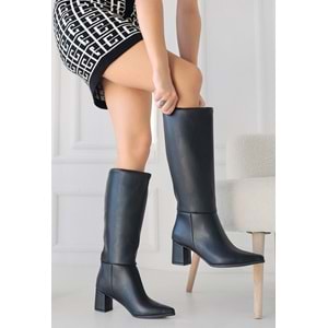 Seribo Sivri Burun Fermuarsız Kadın Çizme