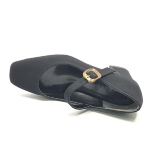 Feles Baretli Detaylı Küt Burun Topuklu Kadın Ayakkabı