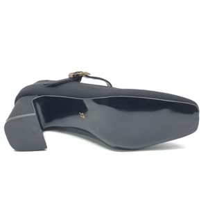 Feles Baretli Detaylı Küt Burun Topuklu Kadın Ayakkabı