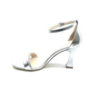 İremsu Şerit Taşlı Detaylı Topuklu Kadın Abiye Ayakkabı