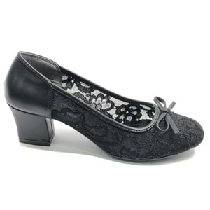 Feles Dantel Detaylı Küt Burun Topuklu Kadın Ayakkabı