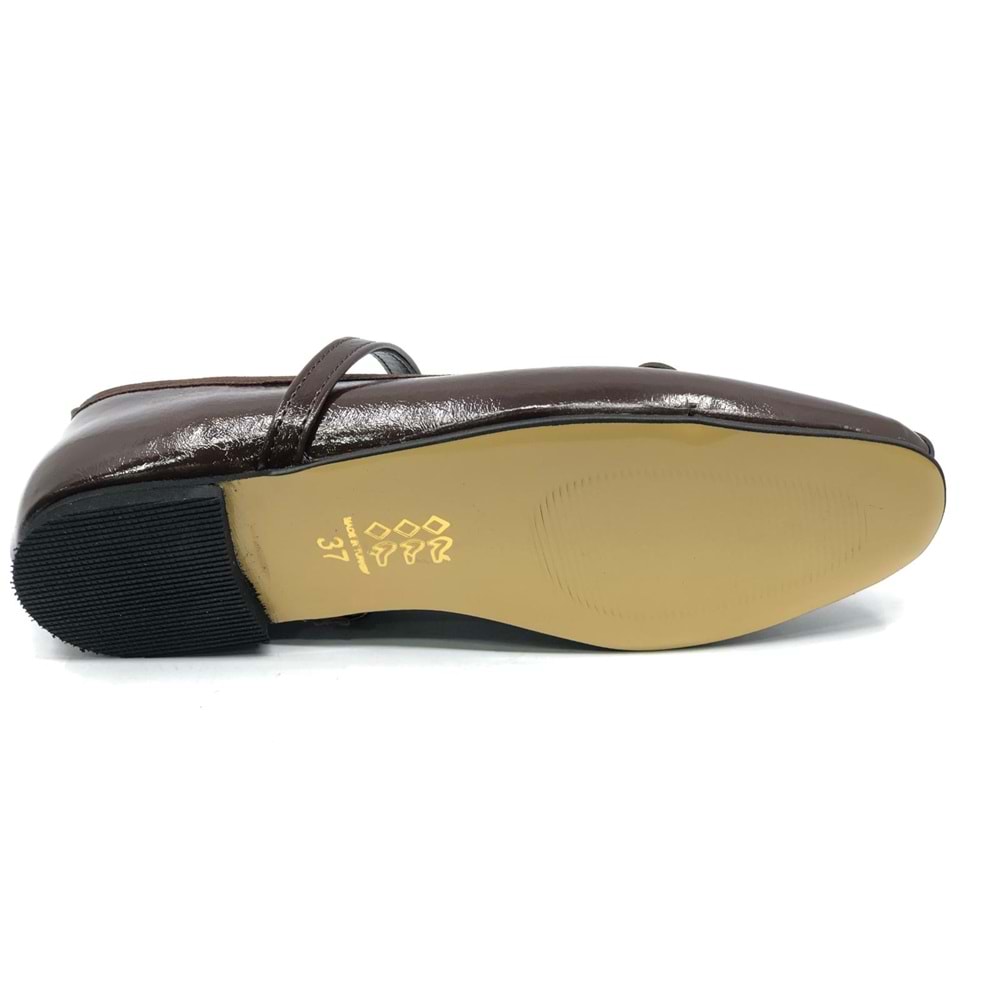 Feles Kemer Fiyonk Detaylı Kadın Babet Ayakkabı