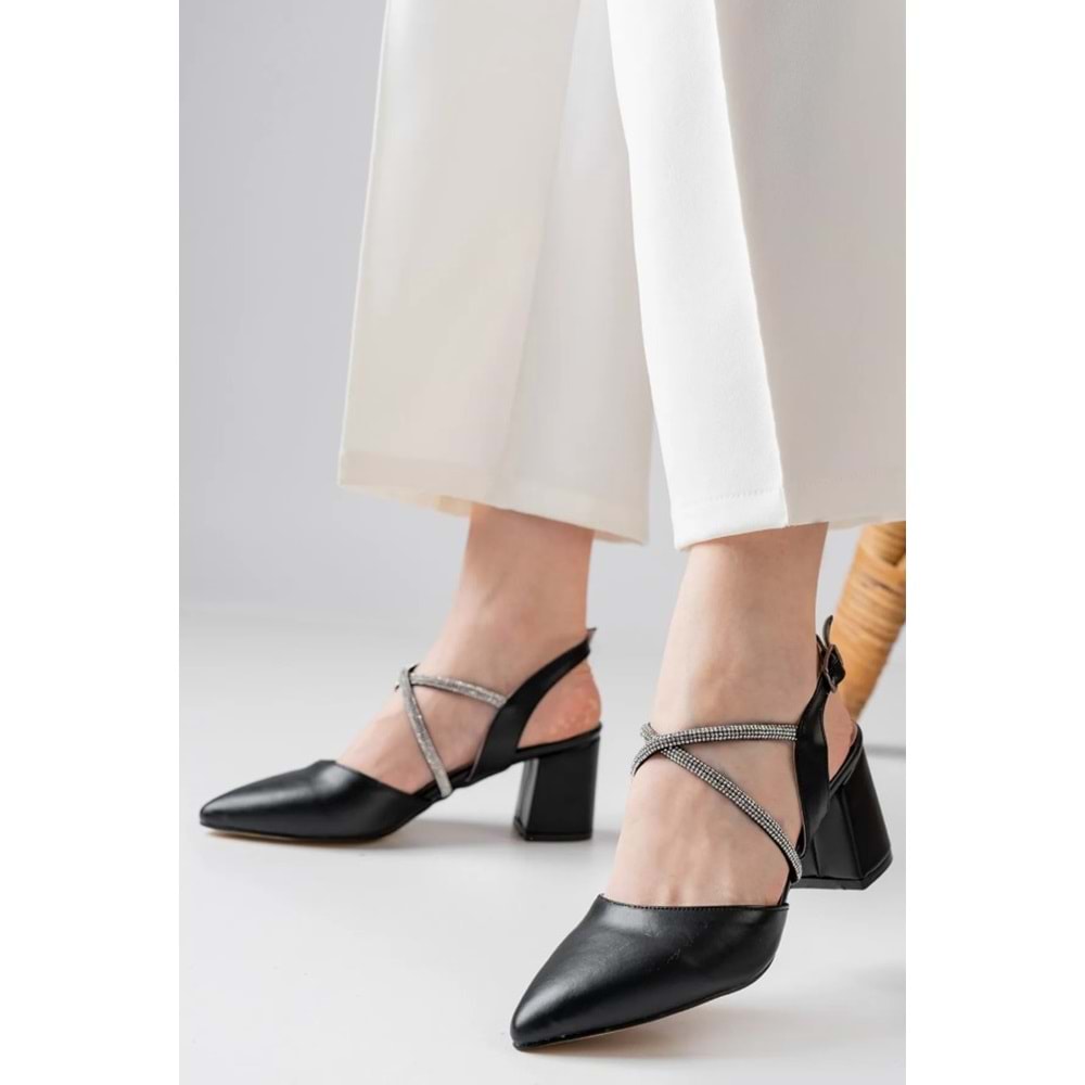 Feles Çapraz Şerit Taş Detaylı Klasik Topuklu Kadın Ayakkabı